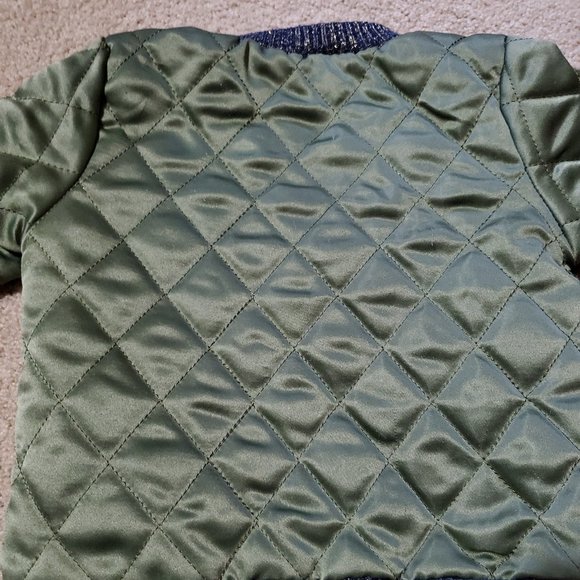Girls Jacket, 18 months, zippered, quilted satin with embroidered design. - Picture 4 of 6